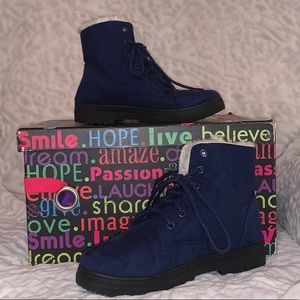 Size 10 (fits like 8.5) boots
